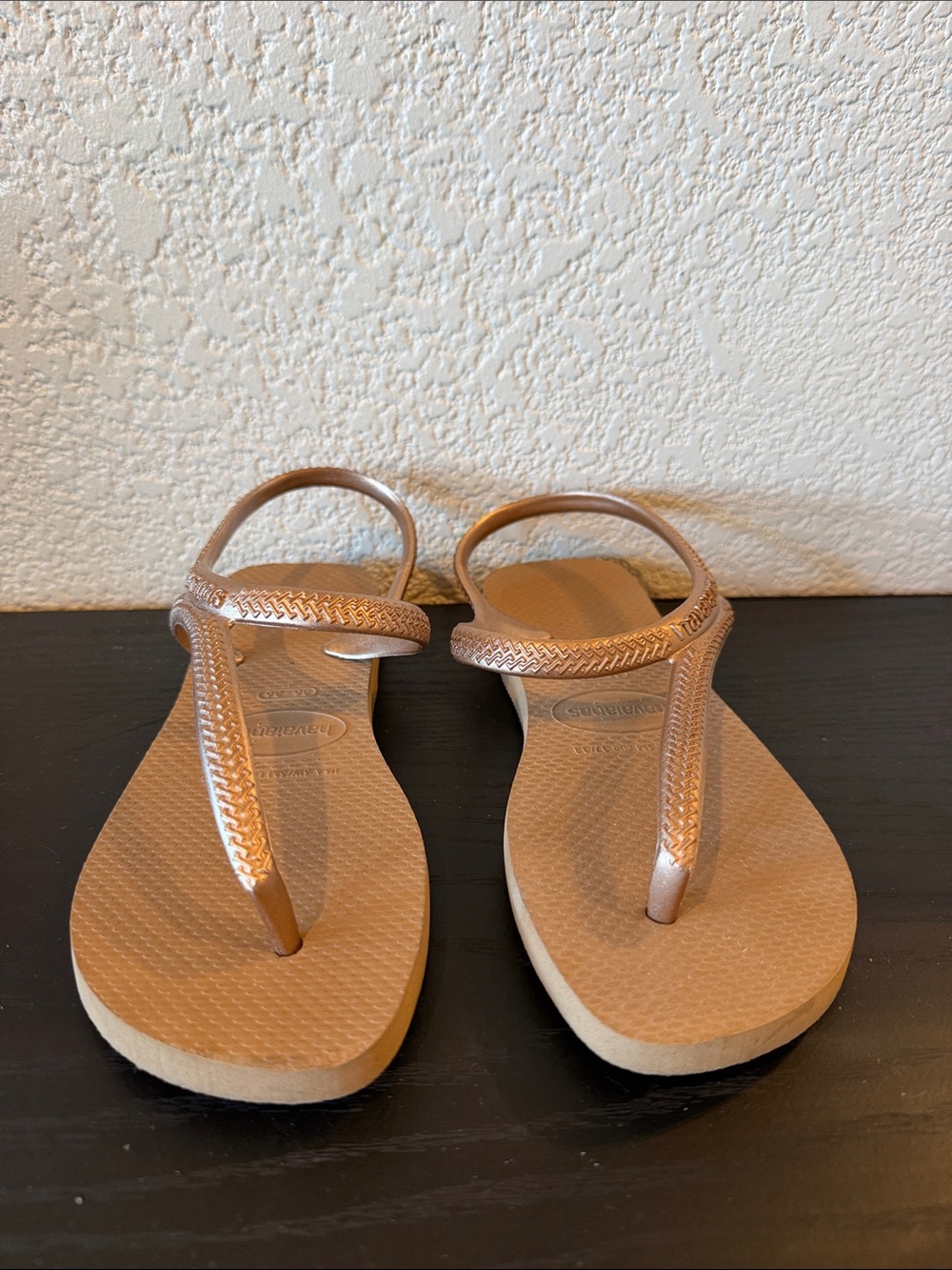 Havaianas Rose Gold Flash Urban Flip Flop Sandals - Picture 3 of 12